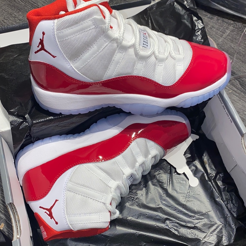 Jordan retro 11 “cherry”
